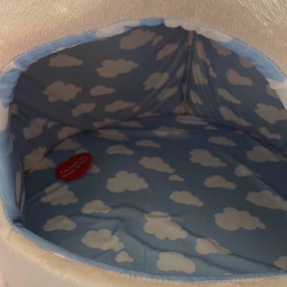 NWT Small Pet Bed (hut) - Picture 12 of 14